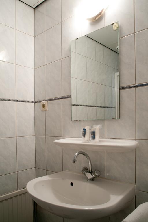 Hotel Het Gemeentehuis Uithuizen Phòng bức ảnh