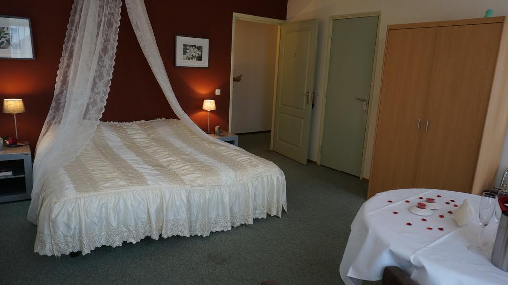 Hotel Het Gemeentehuis Uithuizen Ngoại thất bức ảnh